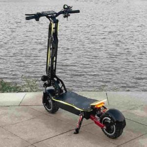 Lehké motorové skútry pro dospělé